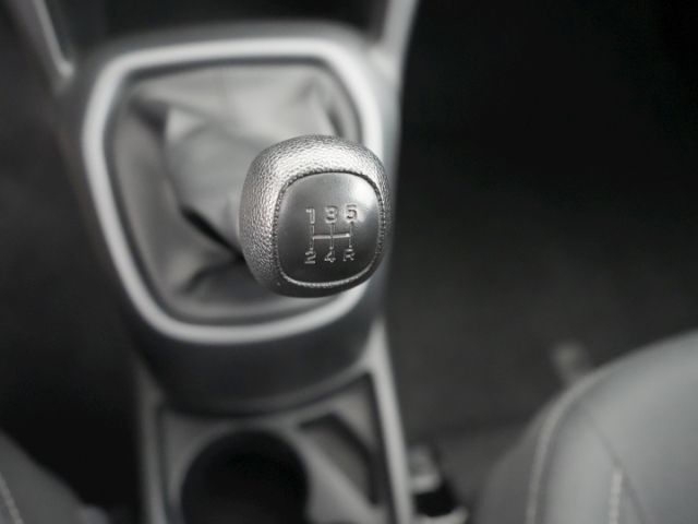 i10 SELECT+KLIMAANLAGE+RADIO+ALARMANLAGE+USB