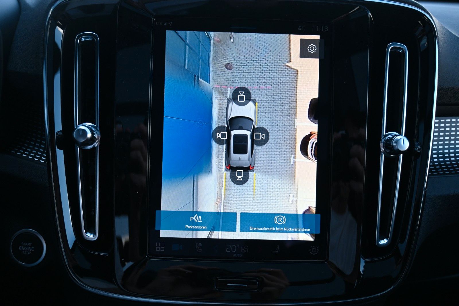 Fahrzeugabbildung Volvo XC40 B4 DKG Plus Black Edition*FSHZG*360*ACC*AHK