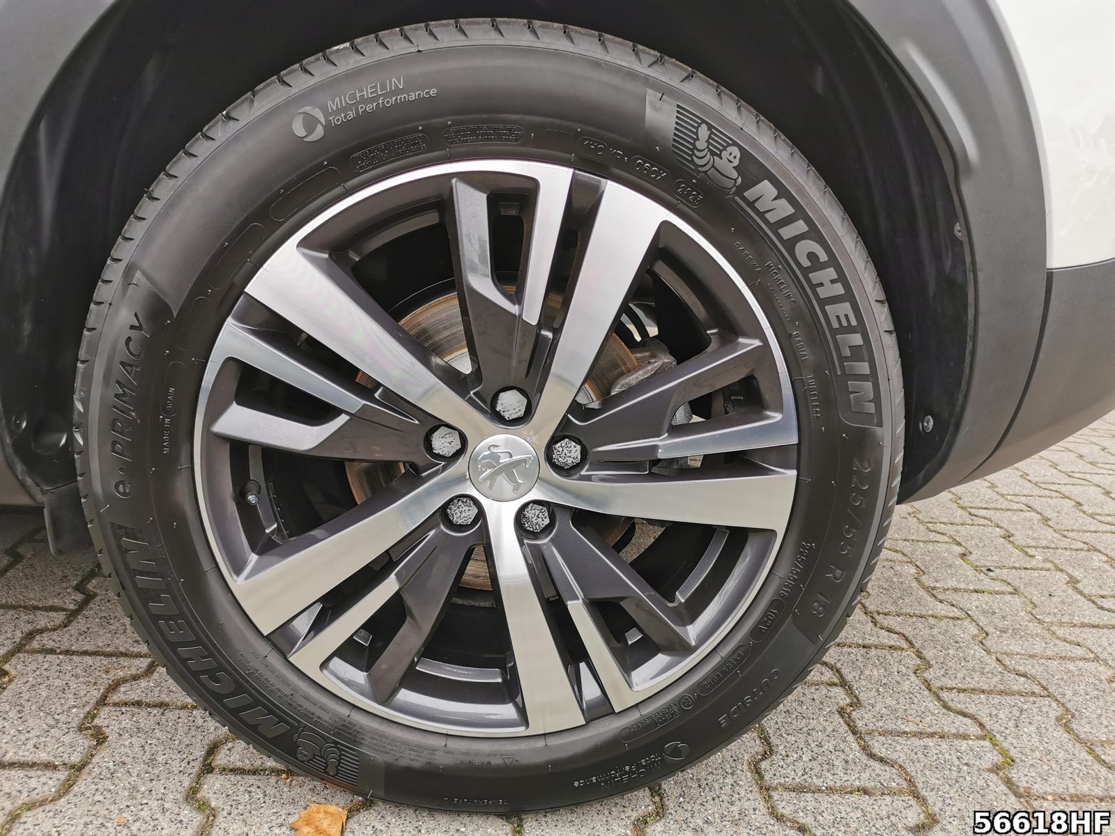 Fahrzeugabbildung Peugeot 3008 Allure Pack*Leder*PDC+Cam*LED*NAVI*
