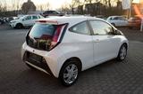 Toyota Aygo x-play Navi Kamera Klima Bluetooth - Kleinwagen bis 10.000 Euro