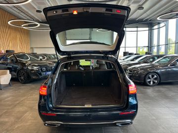 Mercedes-Benz E 350 *BURMESTER*KEYLES*PANO*AHK*ACC*StandHZ*