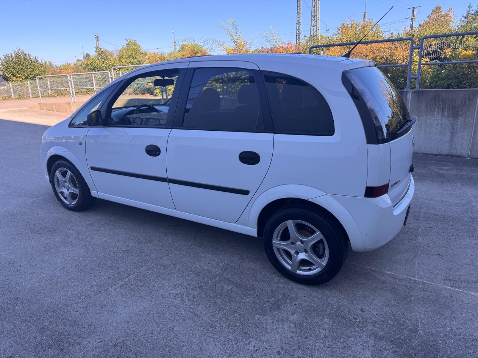 Opel Meriva Selection "110 Jahre" 1,6 aus 2.HAND