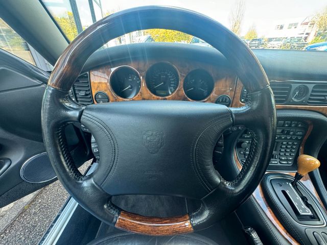 JAGUAR XJ 4.0 Sovereign