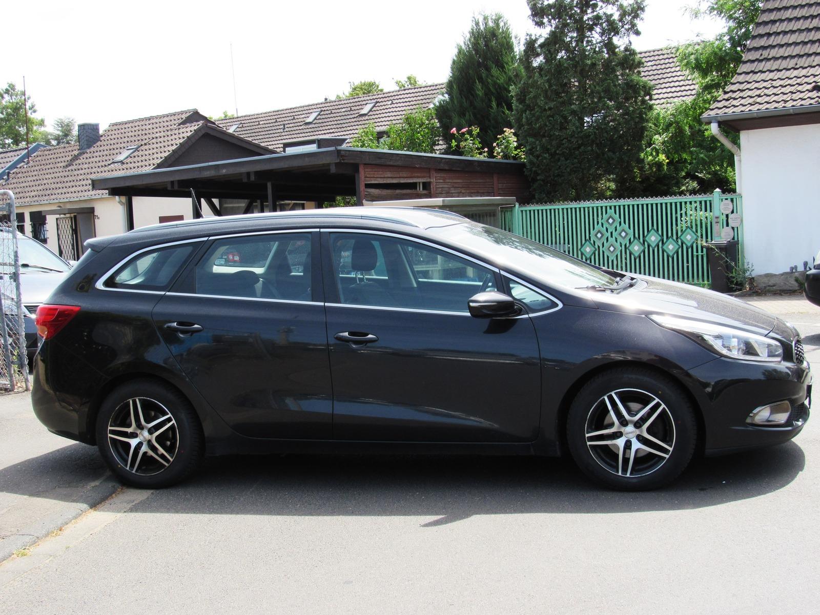 Kia cee'd 2012 — interior