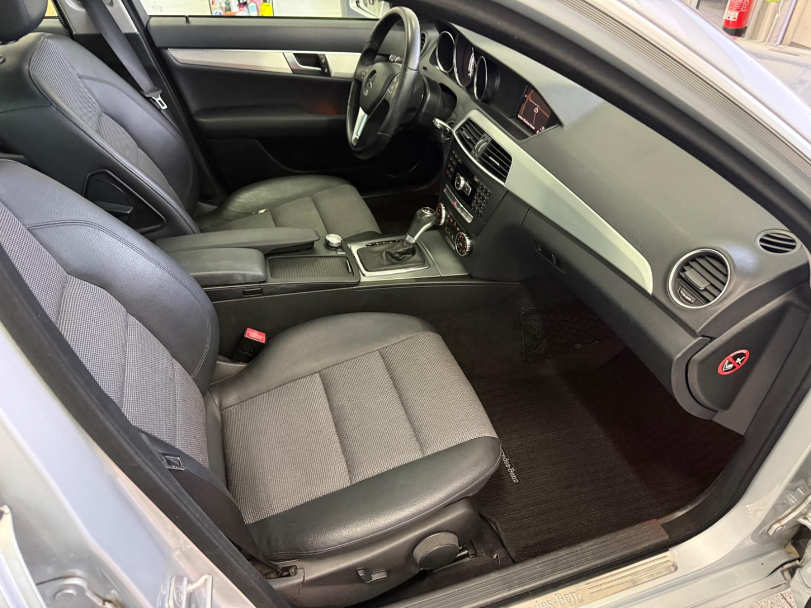 Mercedes-Benz C 180 CGI*LM*AUT*AVNTG*BI-XN*TMP*NAV*PTS*AHK*SHZ