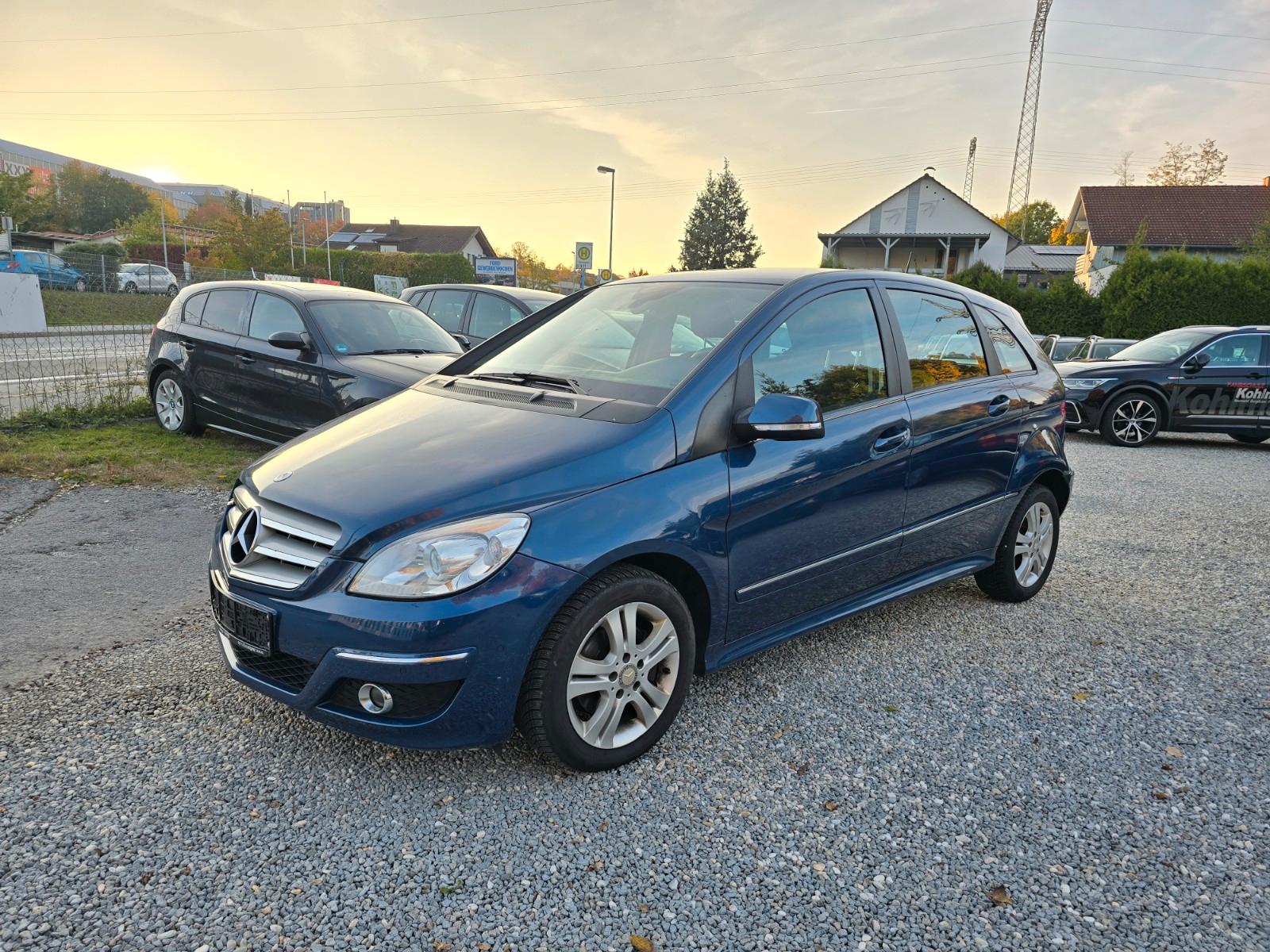 Mercedes-Benz B 180