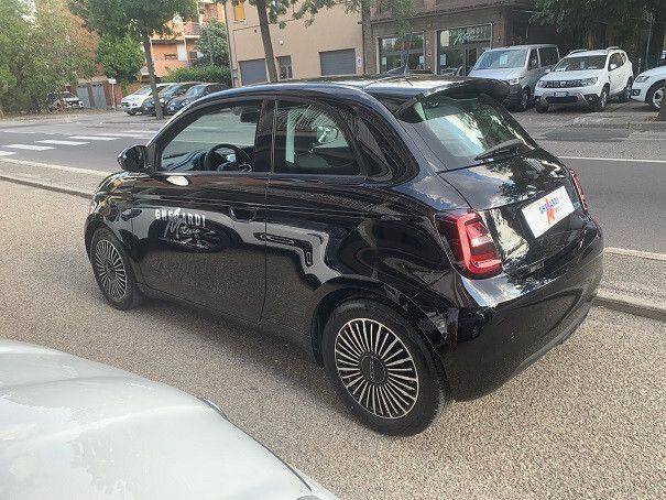 Fiat 500 500e Berlina 42 kWh Icon imagem 3