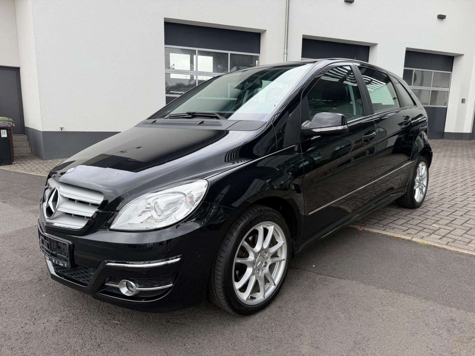 Mercedes-Benz B 200  Automatik Klima Navi PDC Sitzhz Tempomat