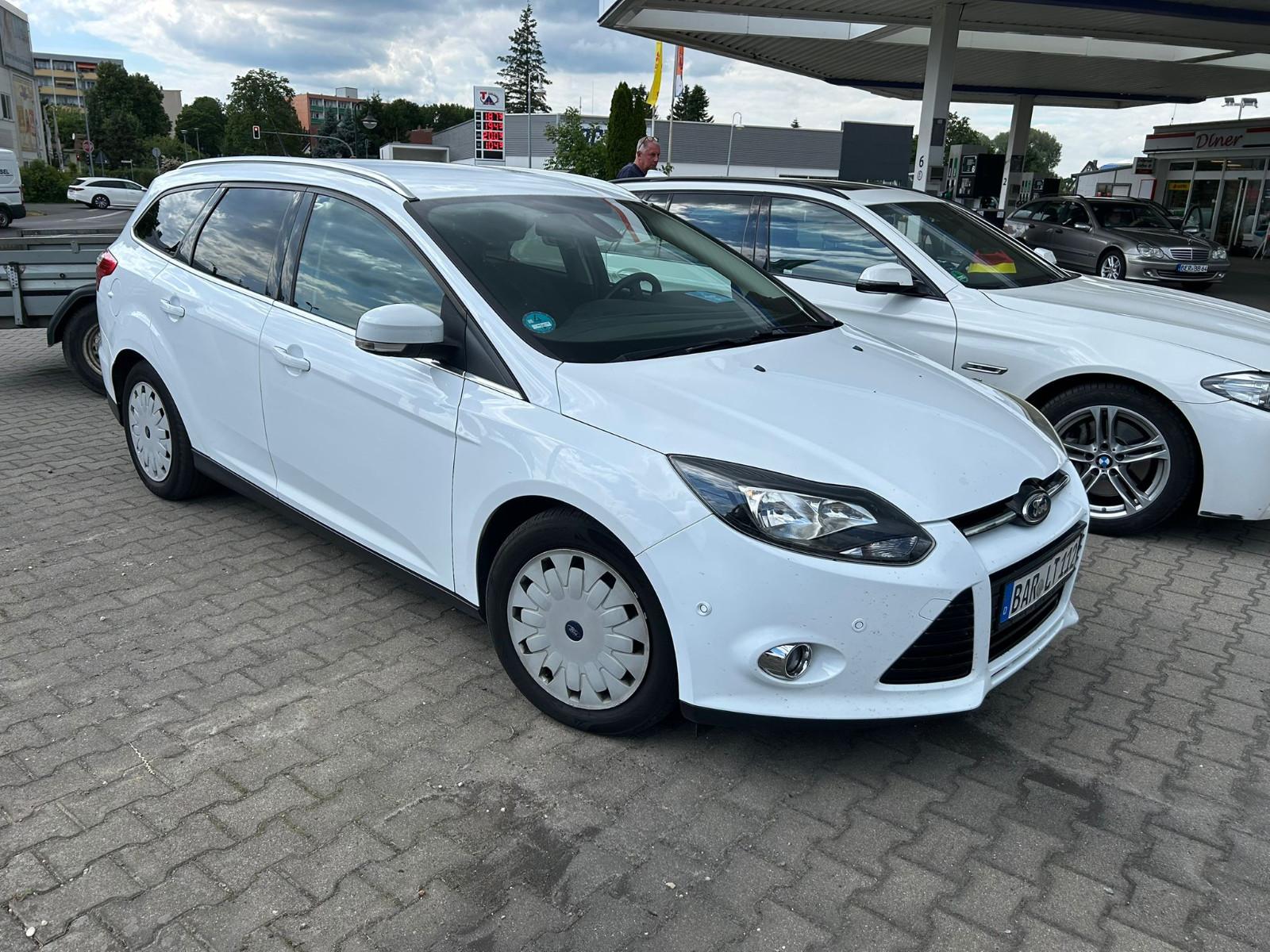 Ford Focus 2014 — photo 9