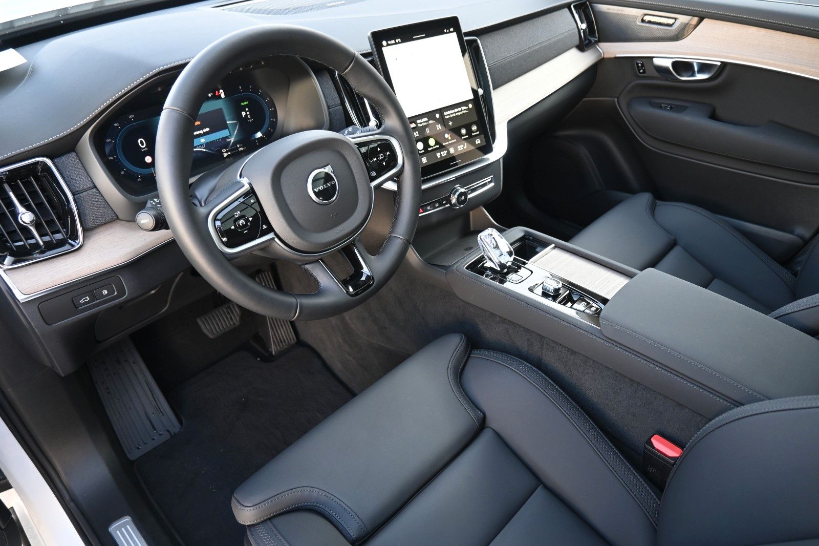 Fahrzeugabbildung Volvo XC90 T8 AWD Plus Bright*FSHZG*PANO*360°*ACC