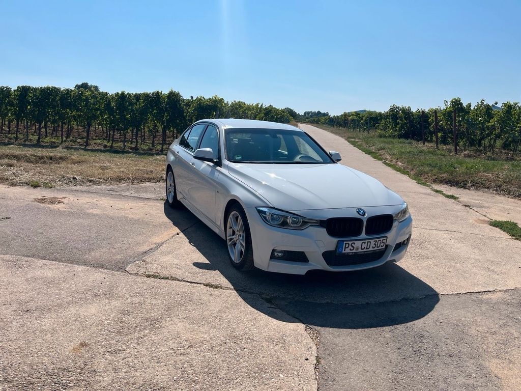Image of BMW 330