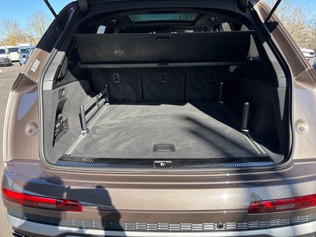 Fahrzeugabbildung Audi SQ7 4.0TFSI QU. HEADUP+PANO+STNDHZ+B&O+RAUTE+++
