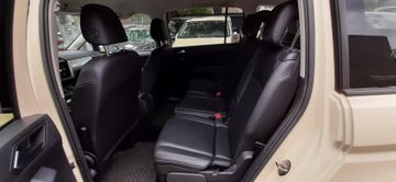 Volkswagen Touran - 12
