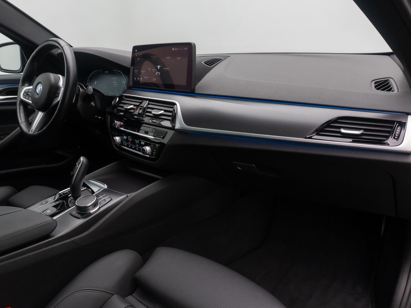 Fahrzeugabbildung BMW 530e xD M Sport DAB Kamera 4Klima Alarm Panorama