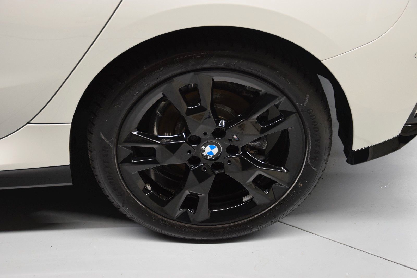 Fahrzeugabbildung BMW 118 d M Sport Pano Ambiente LED Kamera Alcantara