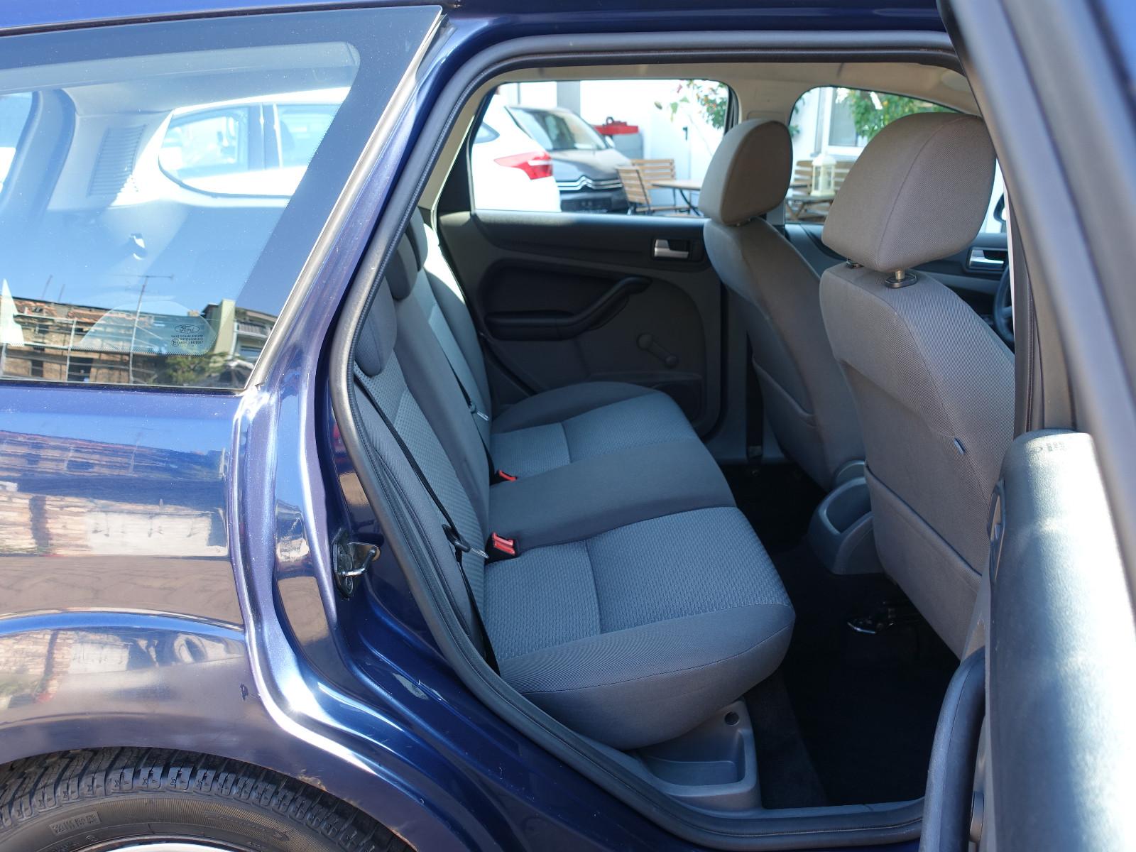 Ford Focus 2006 — photo 10