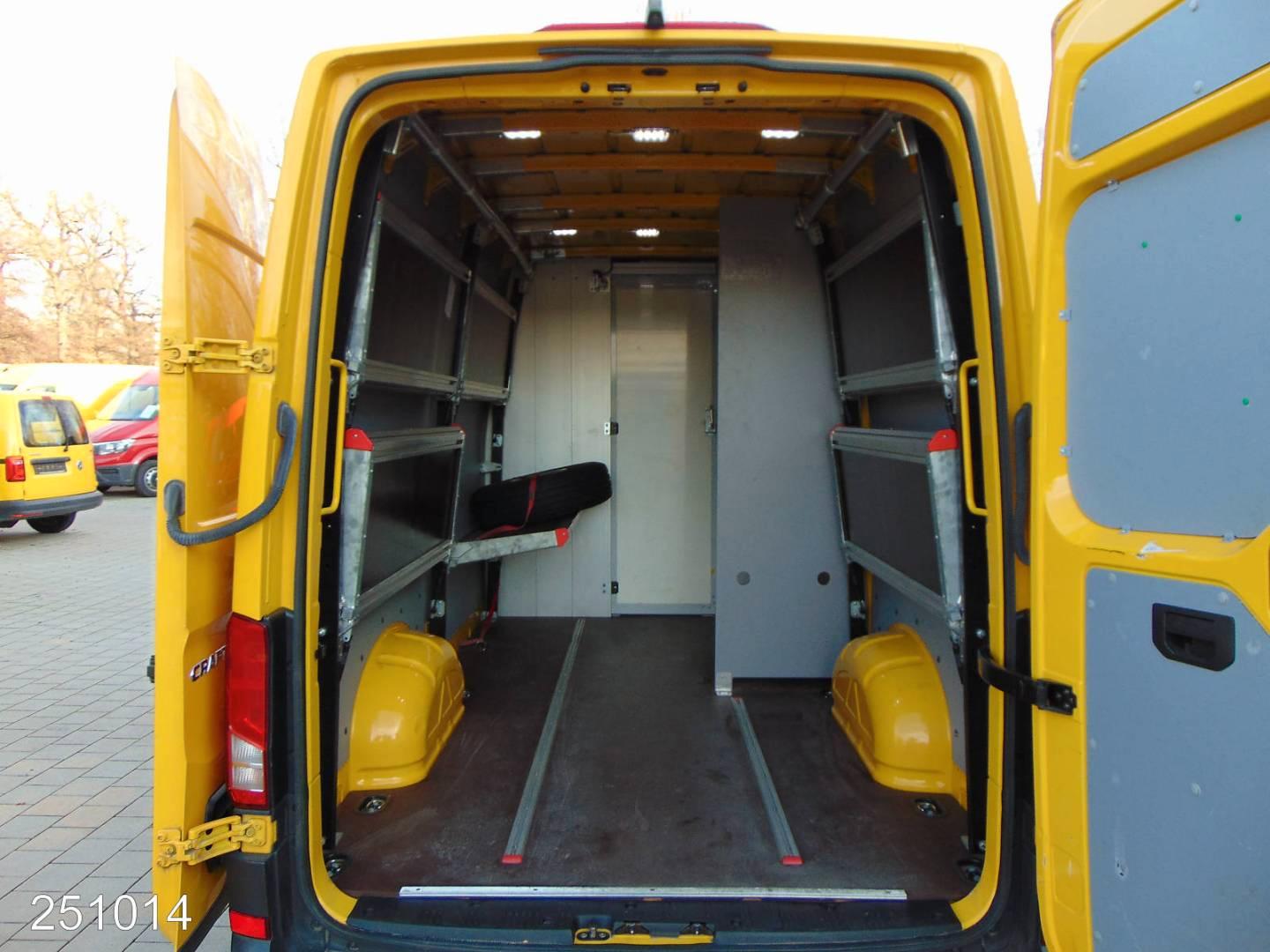 Volkswagen Crafter 35 2.0 TDI 140ch - Porte de communication intérieure - Clim - Régulateur - Camera