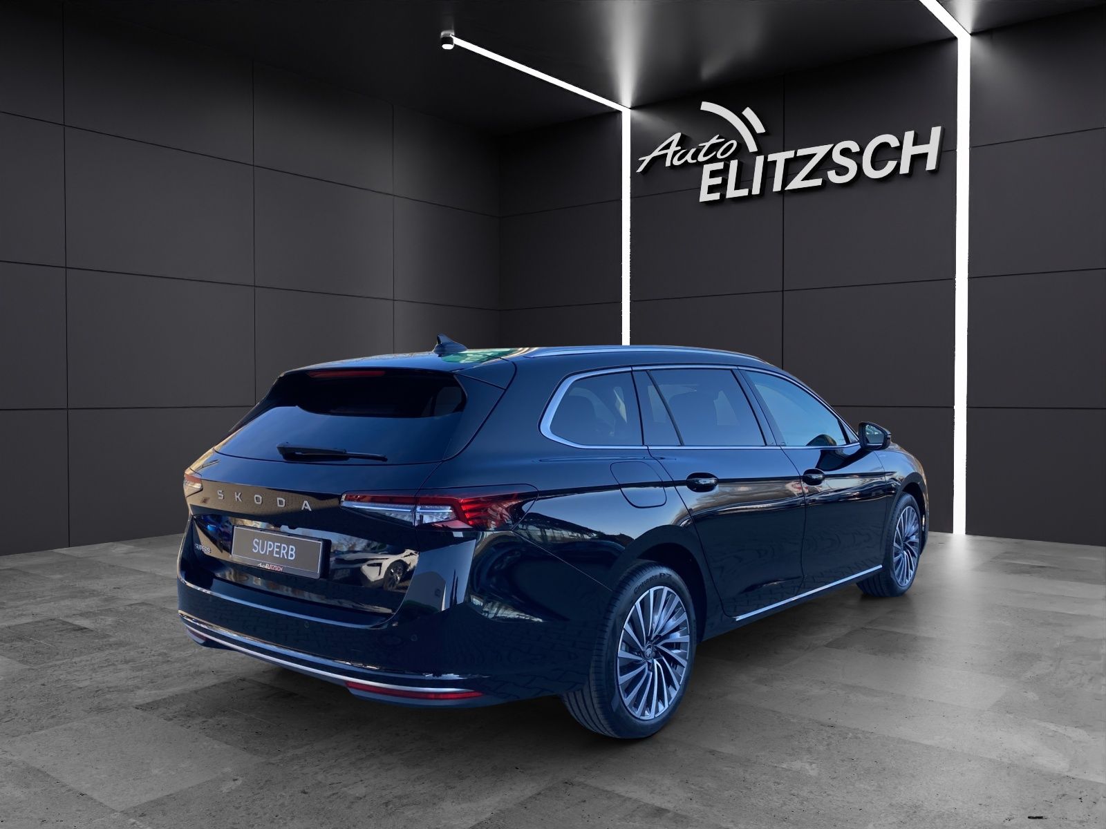 Fahrzeugabbildung SKODA Superb Combi 2.0 TDI L&K, DSG, AZV, Matrix, Navi