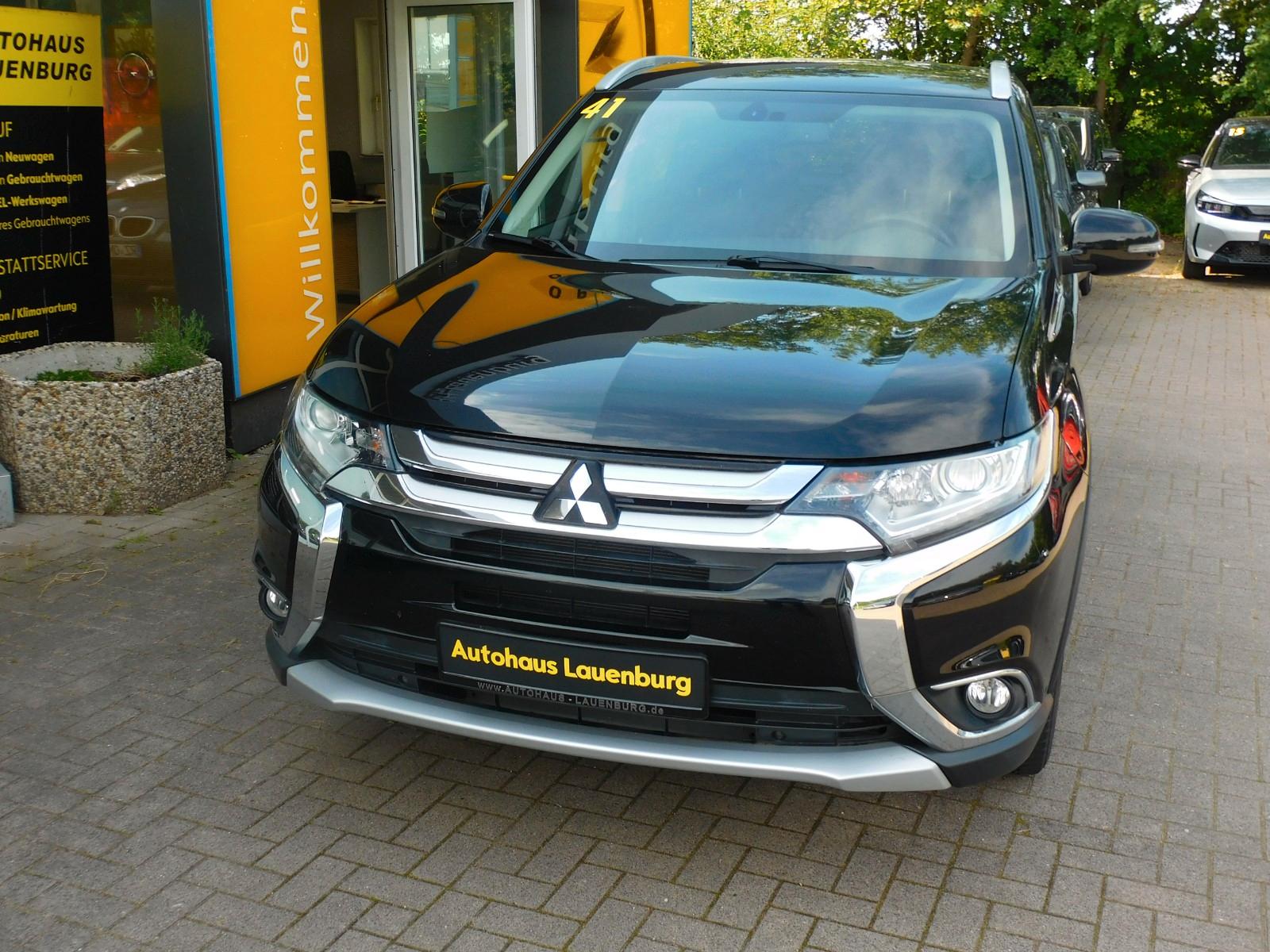 Mitsubishi Outlander SUV-Star 2WD + AHK