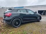 Mercedes-Benz GLA 180 scheckheftg. Automatik  - Mercedes-Benz GLA 180 aus 2018