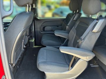 Mercedes V 220 - 8