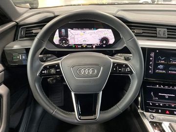 Audi Q8 e-tron - 11