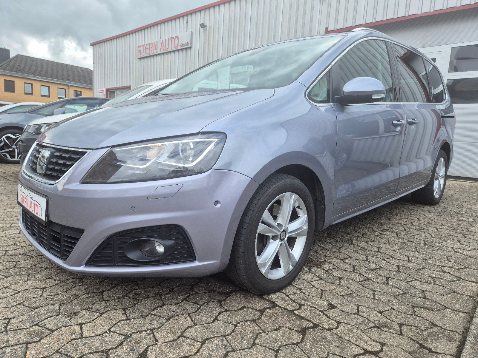 SEAT Alhambra XCELLENCE DSG 7 SITZE KESSY,AHK,XENON