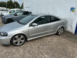Opel Astra G Coupé     Bertone      2,2 Liter - Opel Astra mit Benzin-Antrieb: Sportwagen, Automatik
