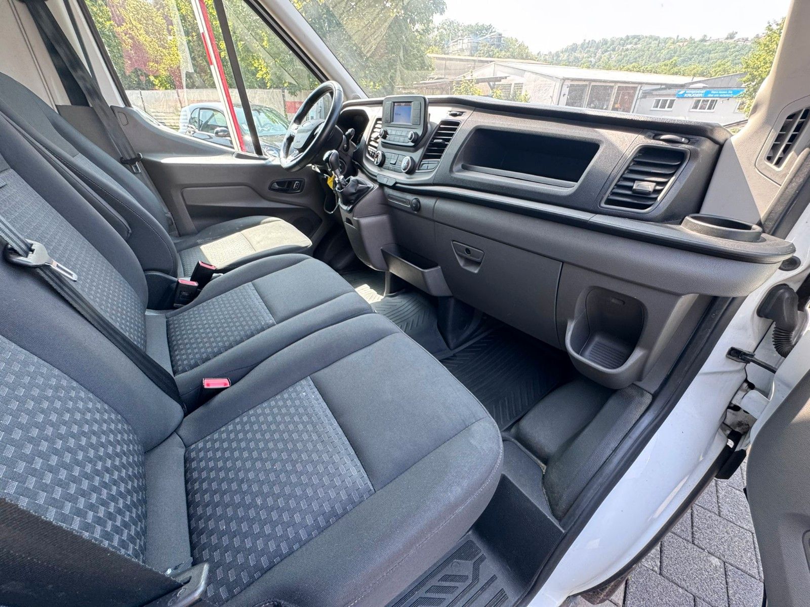 Fahrzeugabbildung Ford Transit 350  L2H2 *TREND*TEMPO*DAB*KAMERA*PDC