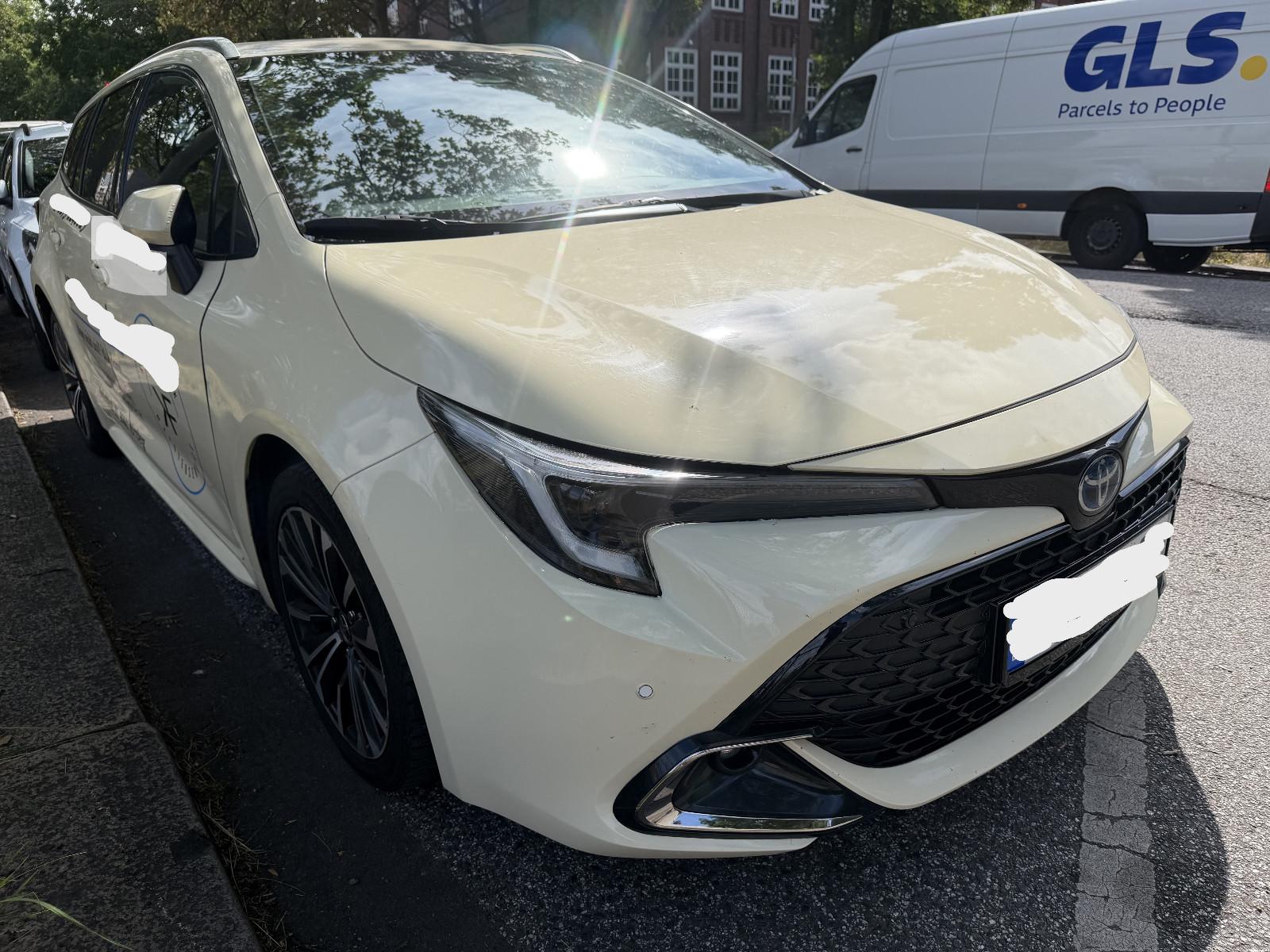 Toyota Corolla 1,8 Hybrid KAMERA PDC LEDER FOLIE WEIß