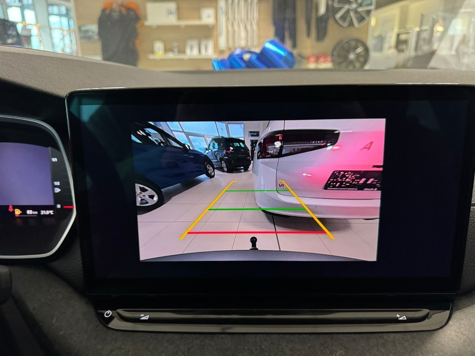 Fahrzeugabbildung SKODA Octavia Combi 2.0TDI DSG*RFK*AHK*NAVI*Head-Up