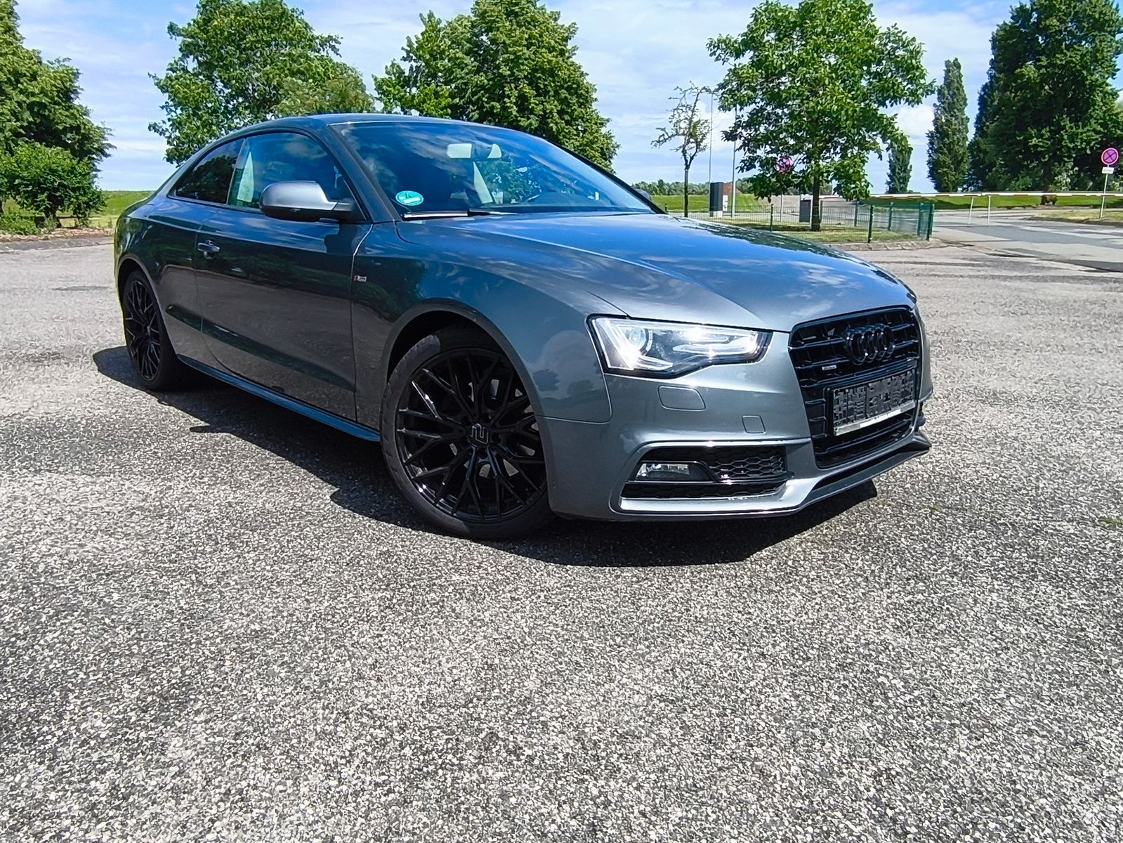 AUDI A5 2.0 TDI S tronic quattro AHK