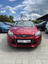 Ford Focus Lim. Champions Edition neuer Zahnriemen - Ford Focus: Champions Edition