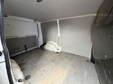 Volkswagen T6 Transporter - 11
