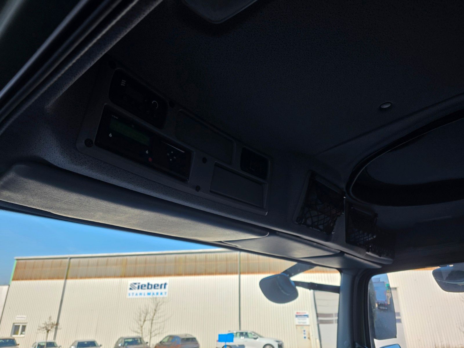 Fahrzeugabbildung Mercedes-Benz Axor 1829 A 4x4 Klima Standheizung 3 Sitze