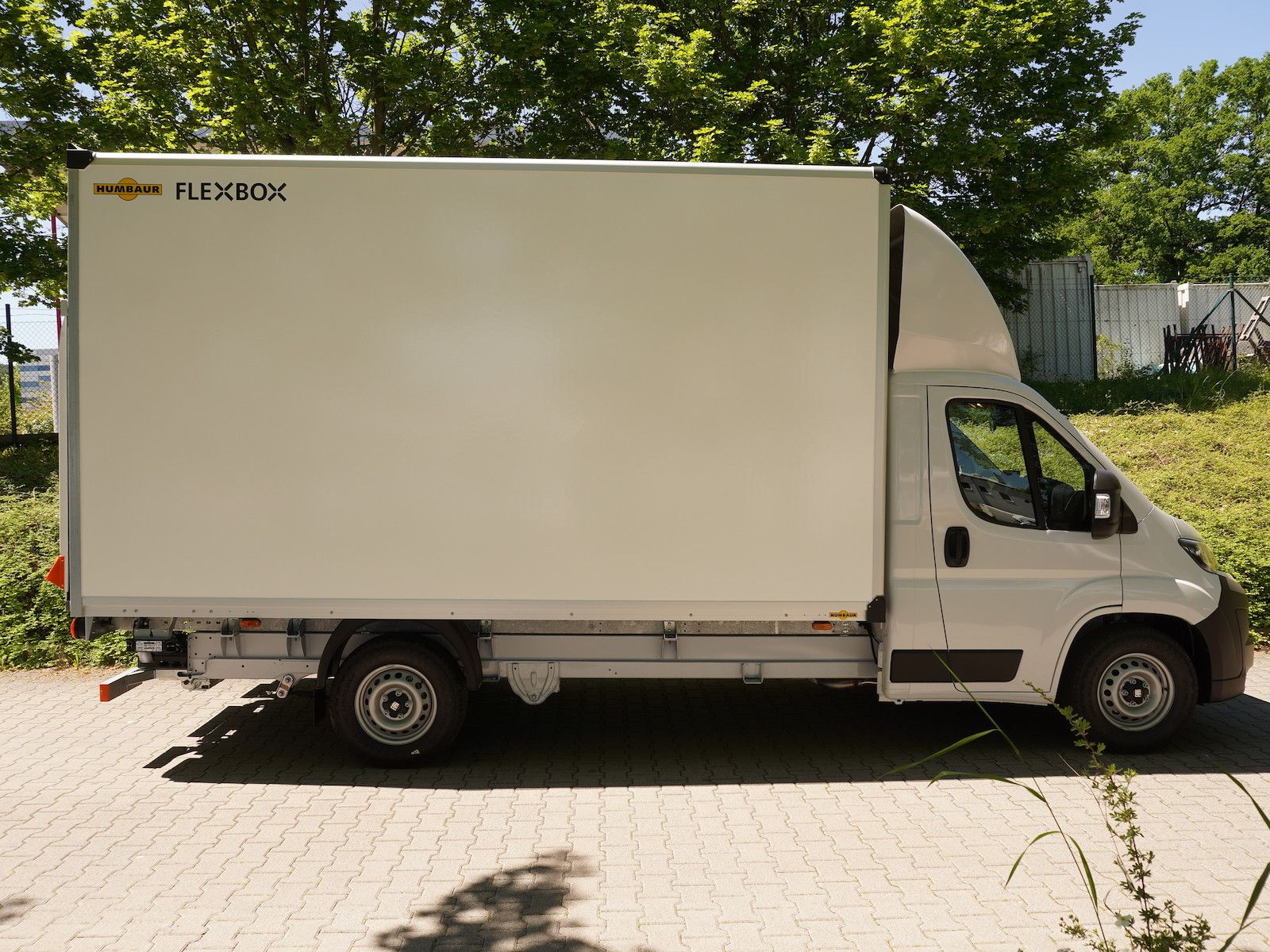 Fiat Ducato Maxi 35 L4 180 / Koffer mit Ladebordwand imagem 3