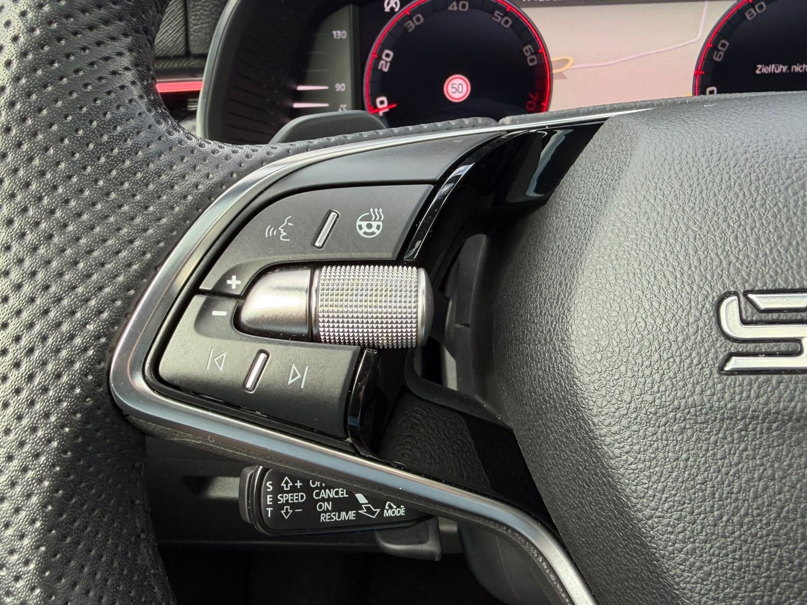 Fahrzeugabbildung SKODA Kamiq 1.5 TSI DSG Monte Carlo PANO*MATRIX*5J.GAR