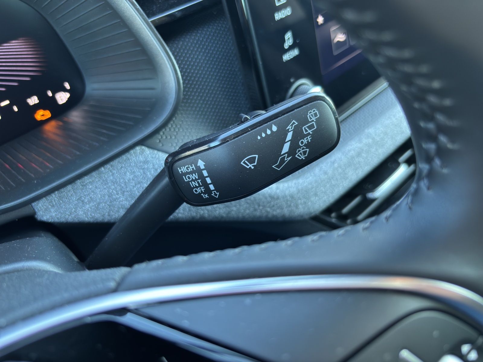 Fahrzeugabbildung SKODA Scala Selection 1.0 TSI Matrix LED AHZ Climatron