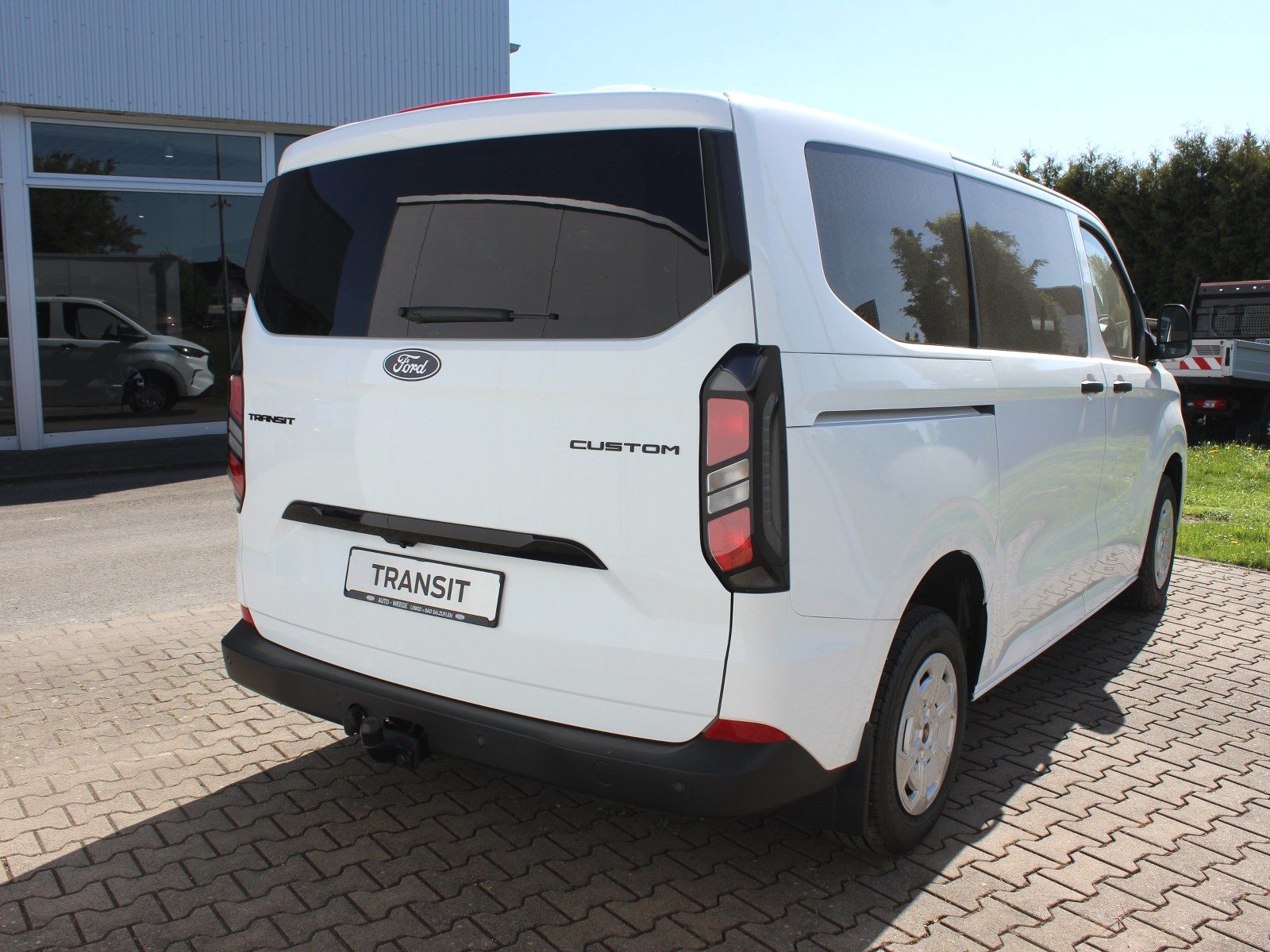 Fahrzeugabbildung Ford Transit Custom 320 L1 FWD Trend