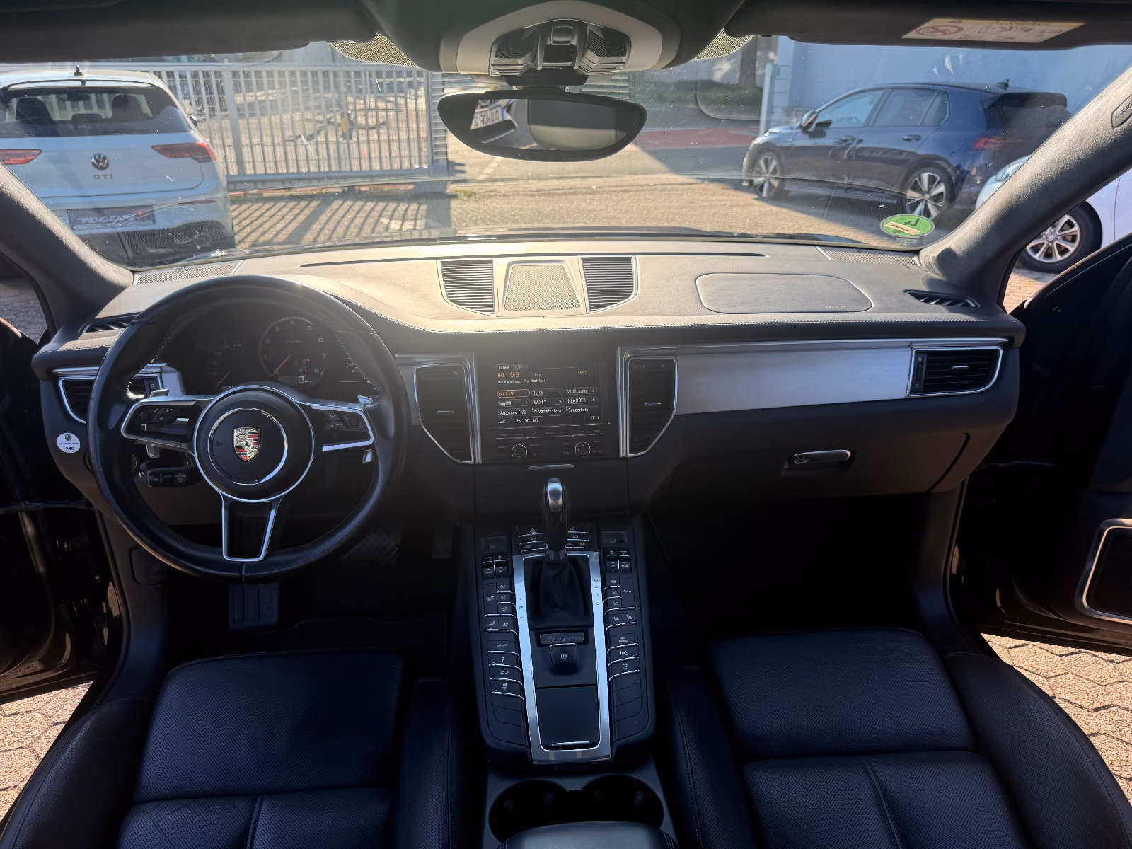 Porsche Macan Turbo*ACC*CAM*AHK*PANO
