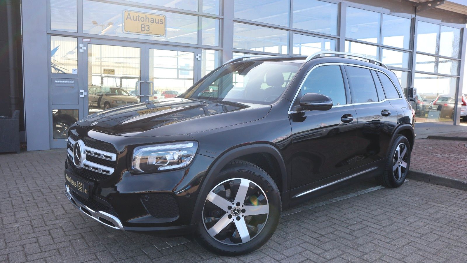 MERCEDES-BENZ GLB 180 d Progressive LED HUD Navi AHK
