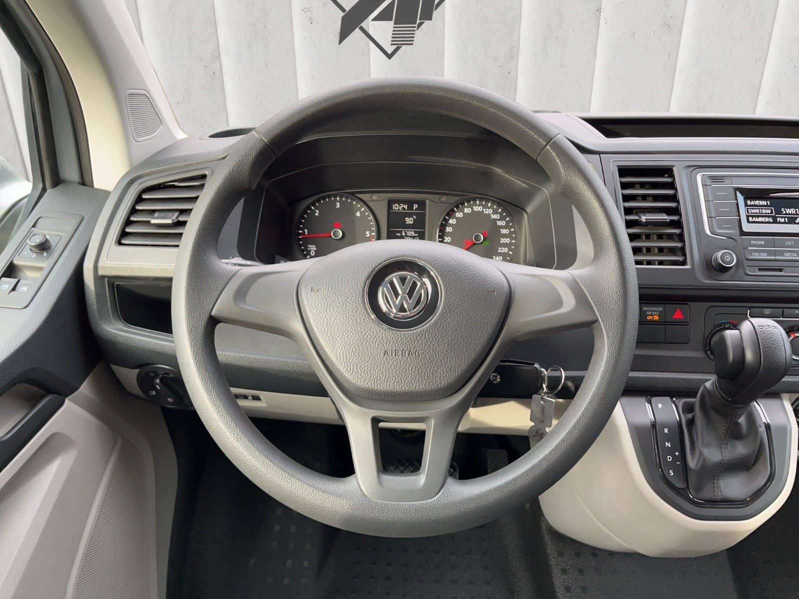 Fahrzeugabbildung Volkswagen T6 Kombi T6 2.0l DSG*9-Sitzer*Standheizung*PDC*A