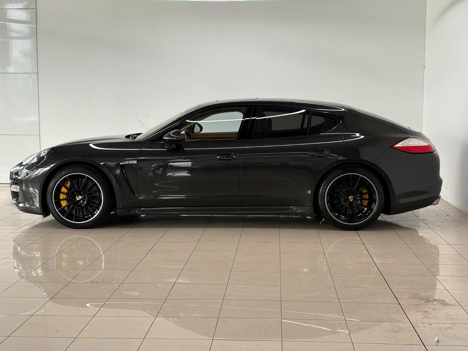 PORSCHE PANAMERA - TURBO - 500 CV - HAYON ÉLECTRIQUE