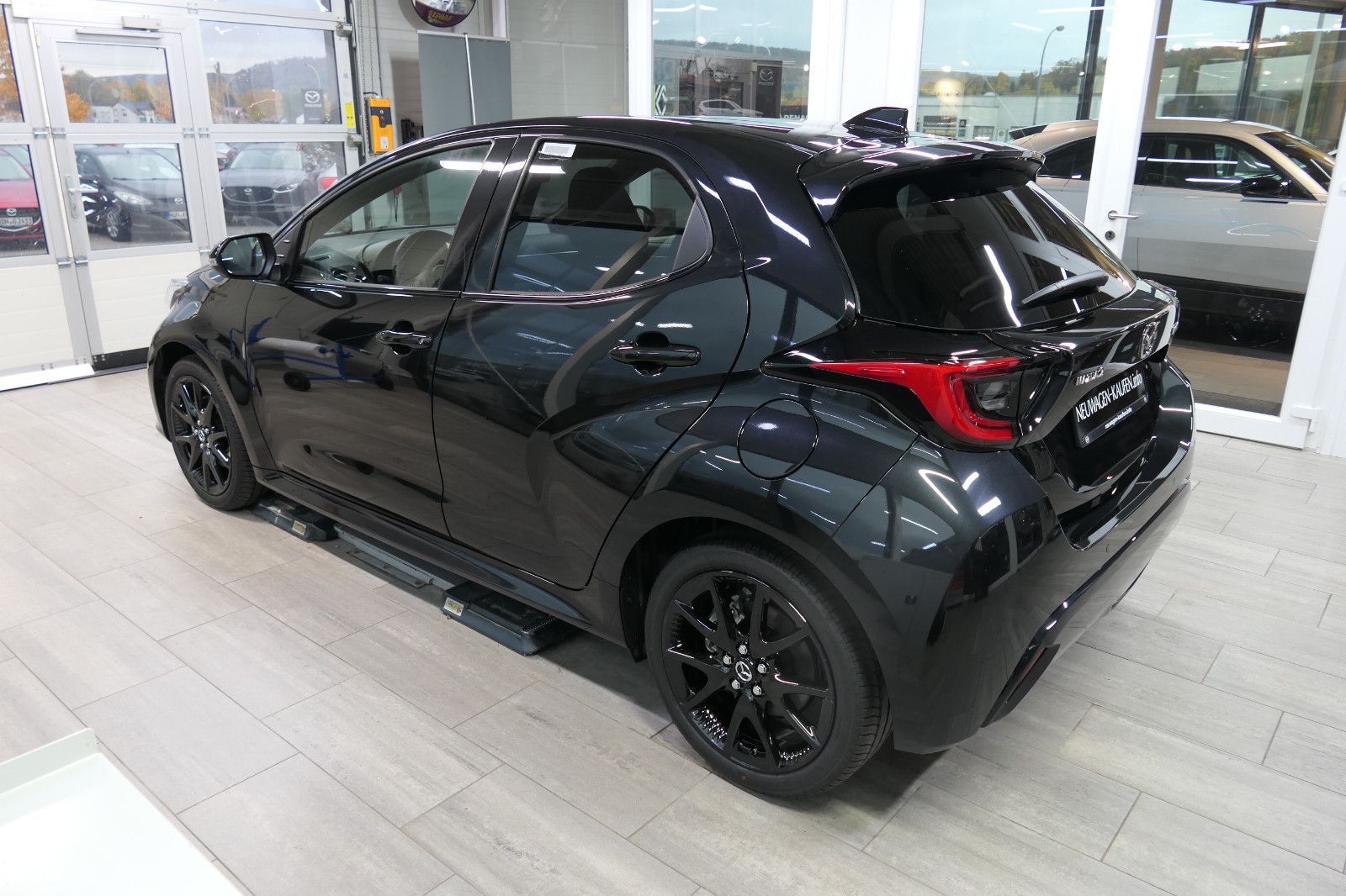 Mazda 2 Hybrid CVT HOMURA AKTION!+Kamera+Sitzheizung imagem 3