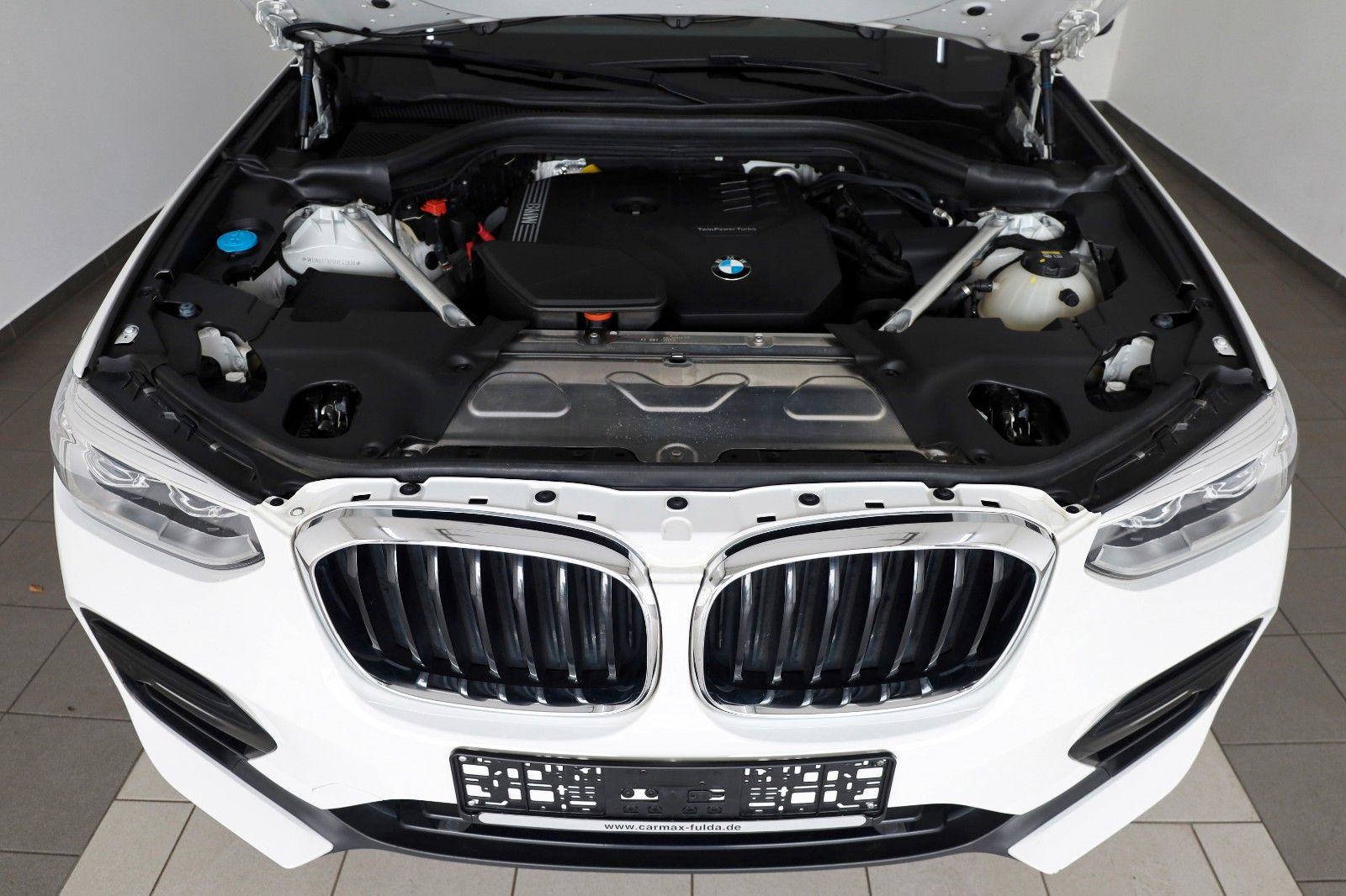 Fahrzeugabbildung BMW X4 xDrive 20 i Advantage,Leder,Navi,Kamera,LED