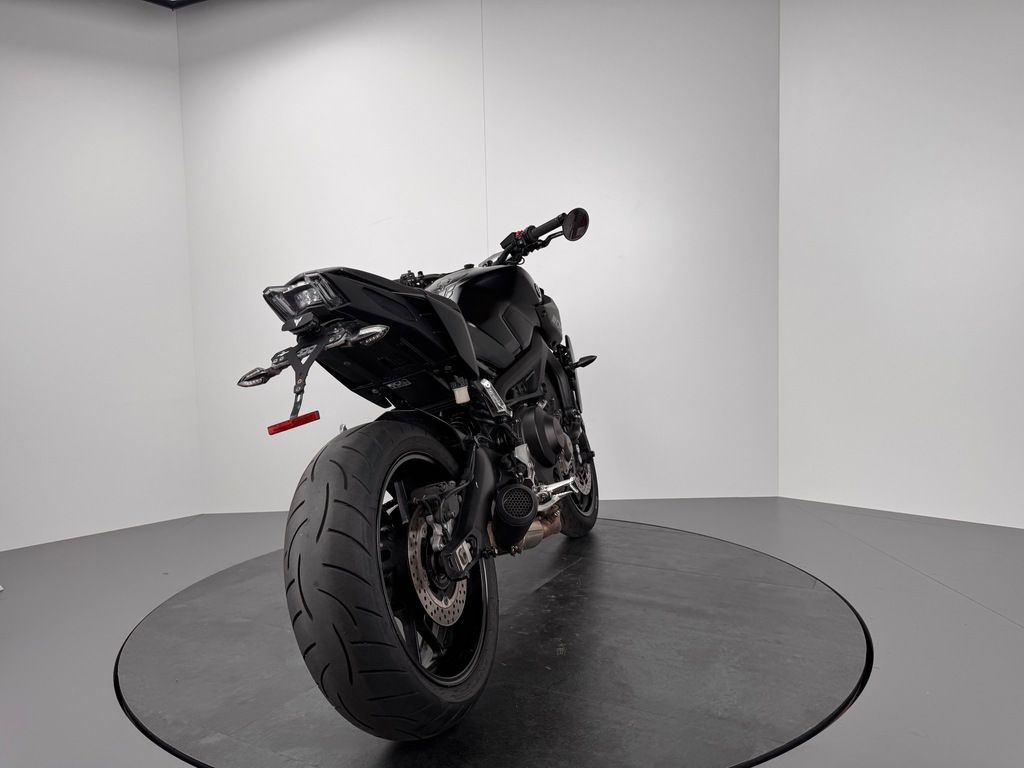 Fahrzeugabbildung Yamaha MT-09 *IXIL-ABGASANLAGE *WILBERS FEDERBEIN