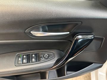 BMW 118 i Edition Sport Line Shad*LED*Navi*Leder*