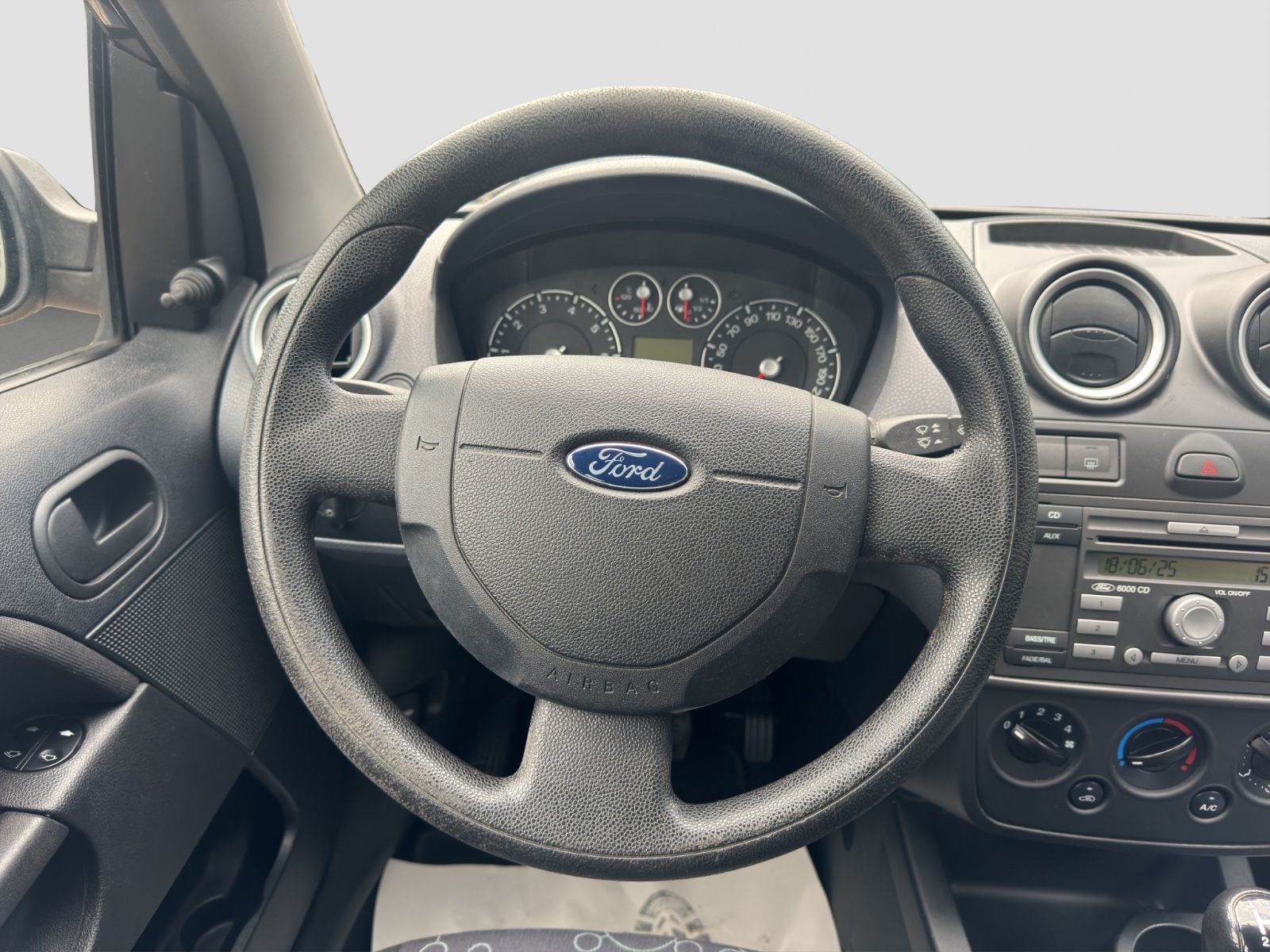 Fahrzeugabbildung Ford Fiesta Fun /Klimaanlage/Servo/Radio/TÜV/HU Neu