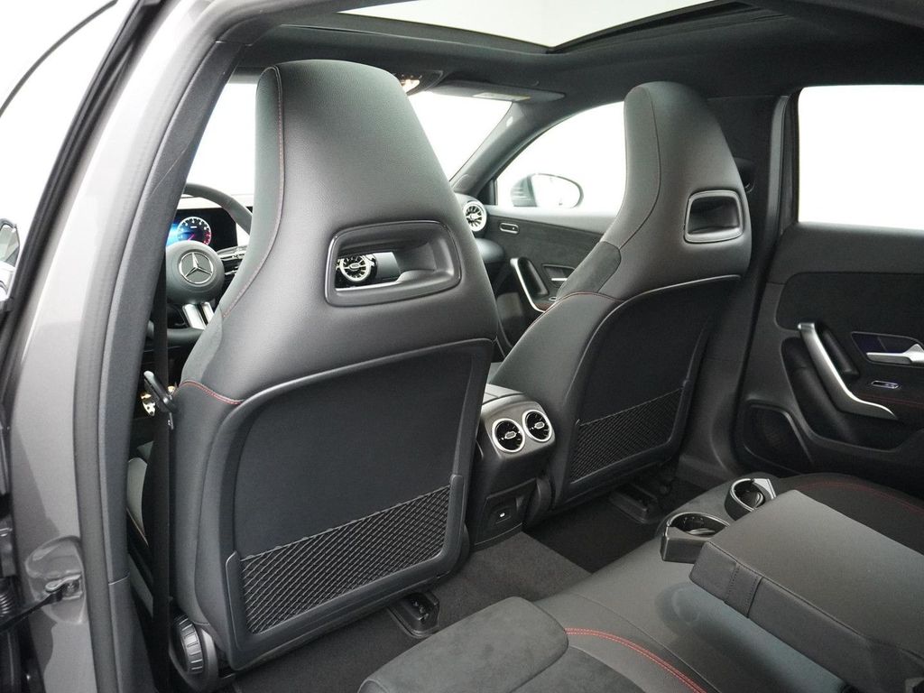 Mercedes-Benz A 180 Star Edition AMG Line | Panorama - Schiebe