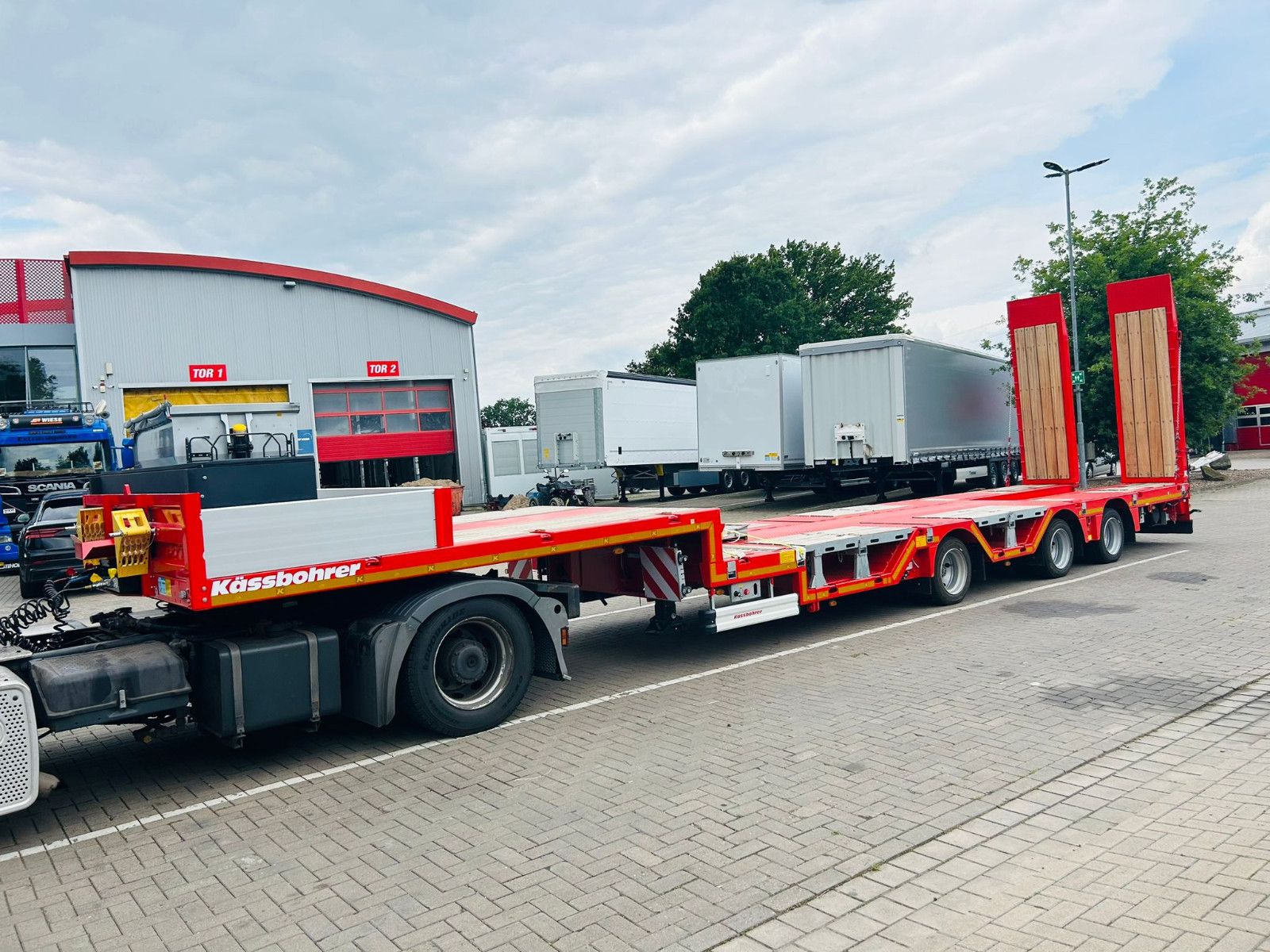 Fahrzeugabbildung Kässbohrer KSLA RJ Mega Jumbo Tieflader mit Radmulden tele